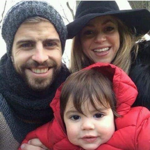 Shakira ve Pique ailesinin içinizi ısıtacak fotoğrafları