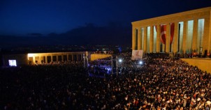 On Binler 19 Mayıs'ta Anıtkabir'e Akın Etti!