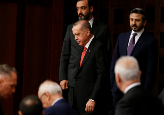 Cumhurbaşkanı Erdoğan "Rezalet" diyerek Meclis'i terk etti