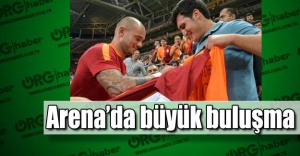 Sneijder inşaat işçisiyle buluştu! Arena'da büyük buluşma...